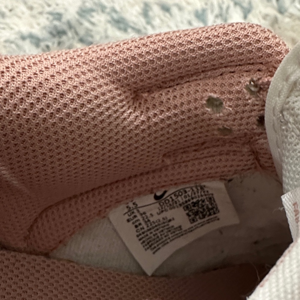 Nike Women's Low-Top Sneakers in Dusty Rose and White - Picture 5 of 6